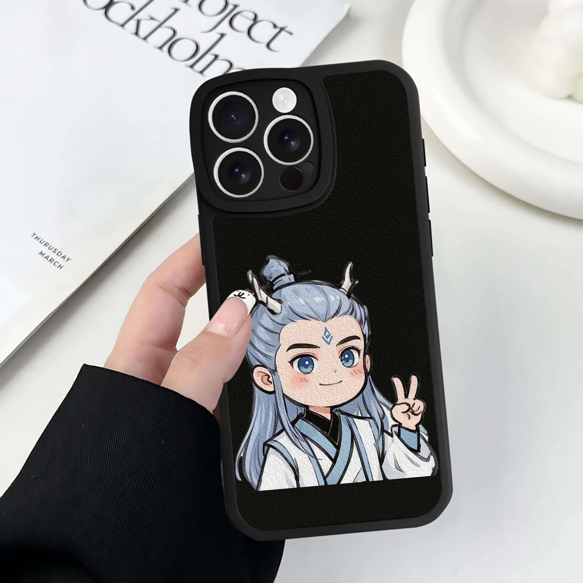（画像用） Ne Zha 2 ナタ 魔童の大暴れ 【iPhone 16シリーズ対応】シリコンスマホケース（レザー調） 材質：シリコン